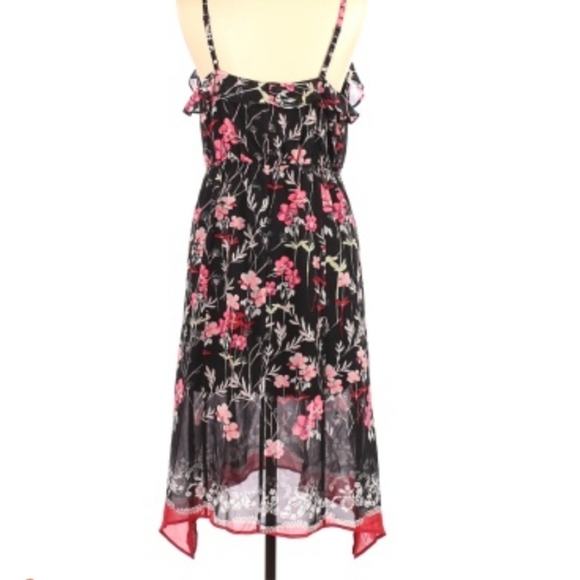 Express  floral batwing heam with slits, soft/flowy - Picture 5 of 6